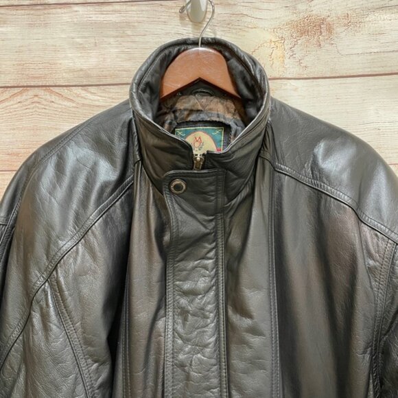 VINTAGE MEMBERS ONLY LEATHER JACKET IN BLACK - Picture 8 of 11